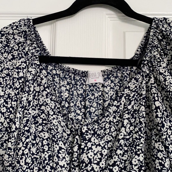 Floral Print Blouse Size Medium - Picture 2 of 4